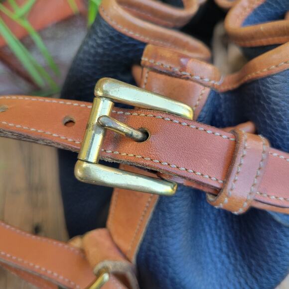 Dooney & Bourke Embossed Leather Drawstring Shoulder Bag Bicolor - Picture 5 of 12